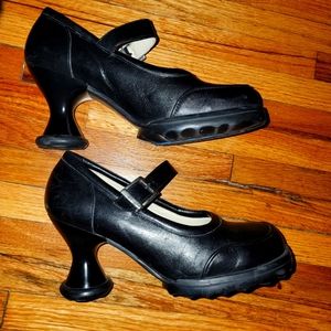 Gorgeous Mini Fluevogs 9.5